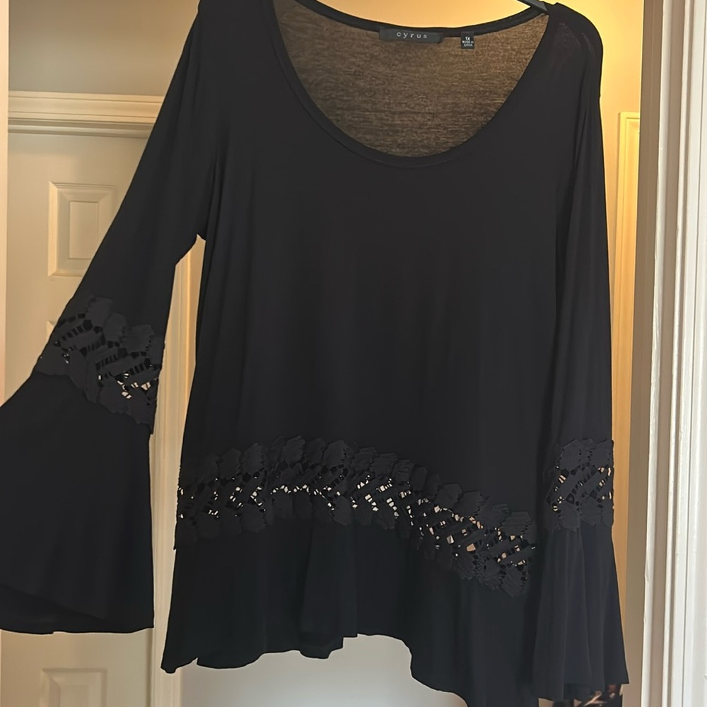 Long sleeve lace black top